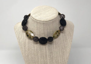 Open image in slideshow, Dog Necklace - 11.25 inches

